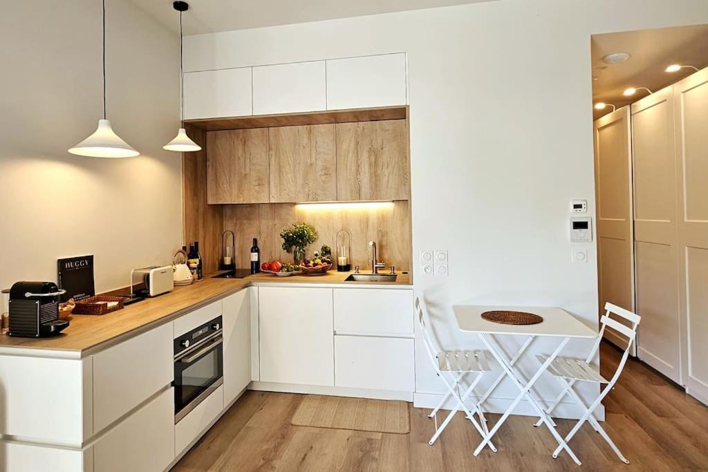 Arcareve - Grand De Standing Avec Terrasse, Jardin Et Acces Direct A La